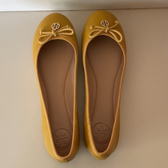 Tory Burch Chelsea Ballet Conceria Cameo - Picture 5 of 7